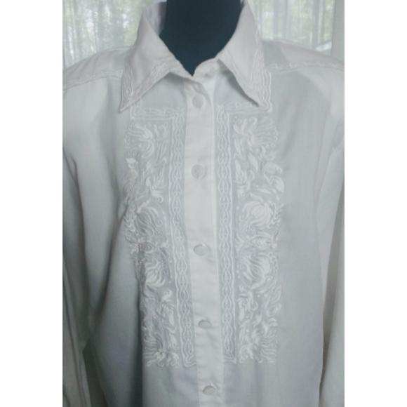 Jacqueline Ferrar vintage white embroidered button down blouse with collar - Picture 2 of 6